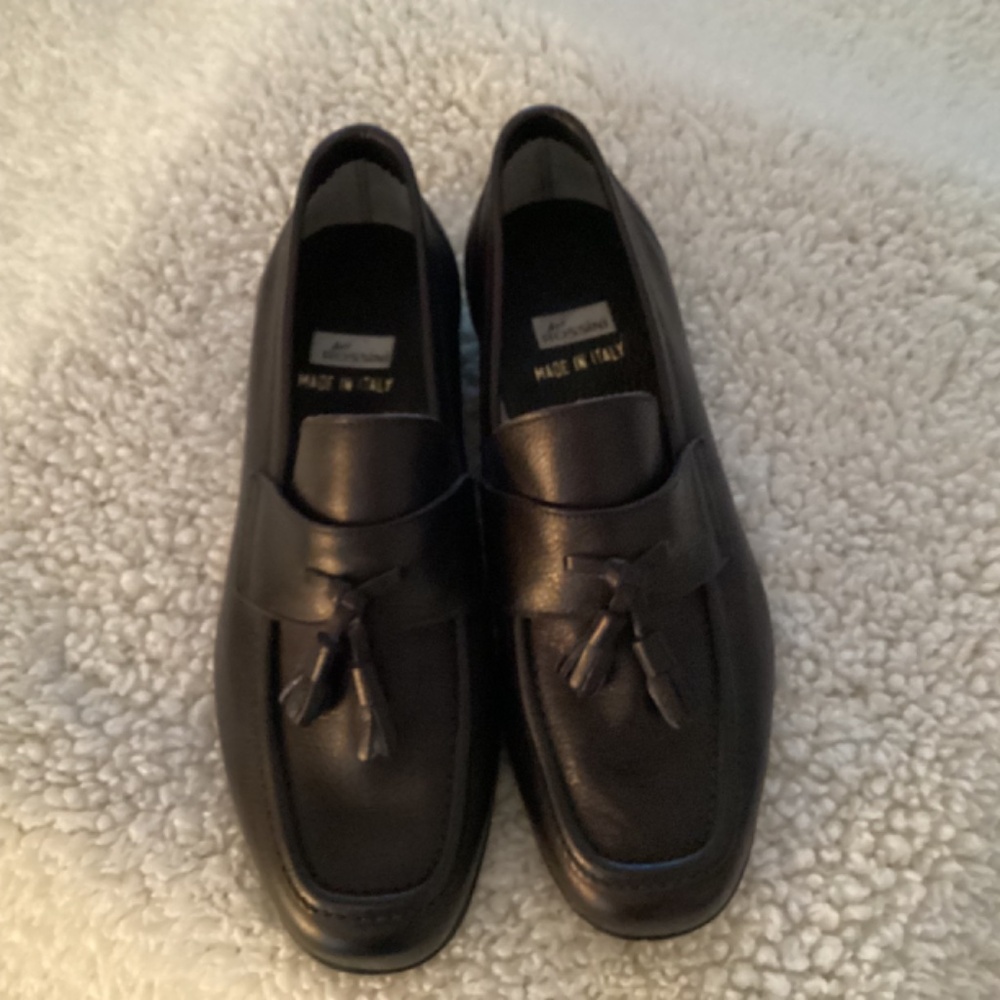 Avi Rossini, NWT, men’s navy blue loafers with tassels, size 5 - Picture 3 of 10
